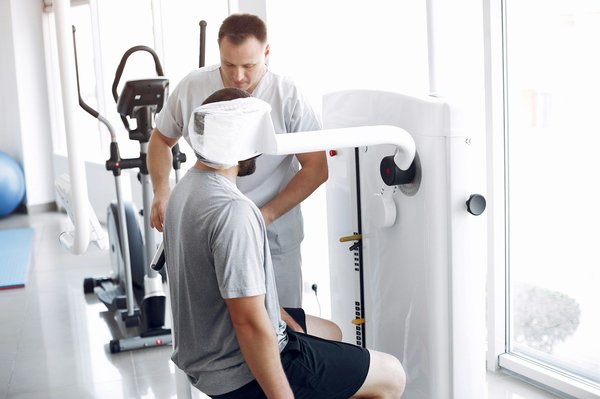 Which are the new techniques in sports physiotherapy beneficial for UK basketball players?